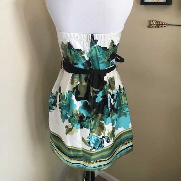 NWT Strapless Satin Dress - Picture 3 of 4